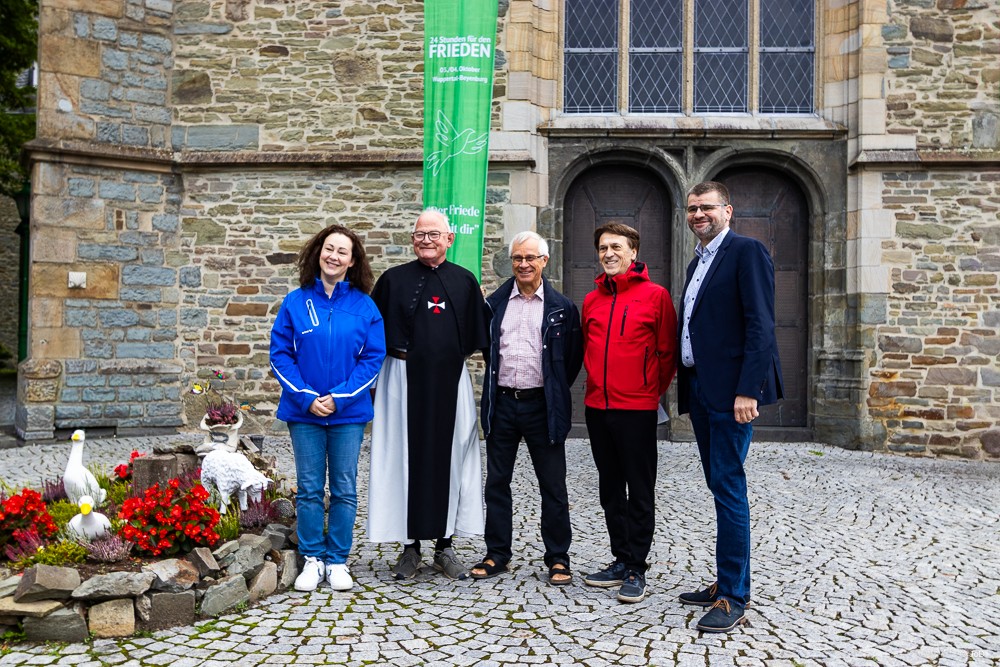 24 Stunden f.d. Frieden - v.l. Janina-Br. Dirk-Jürgen Rottmann-Fug-Daniel Könen