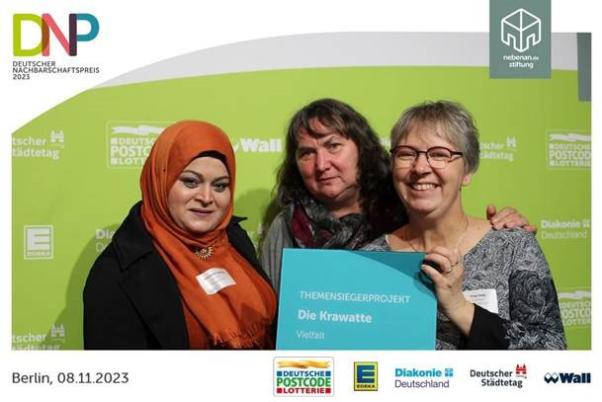 v. links nach rechts Maha Shekh Qasem, Dorothee van den Borre, Katja Dally